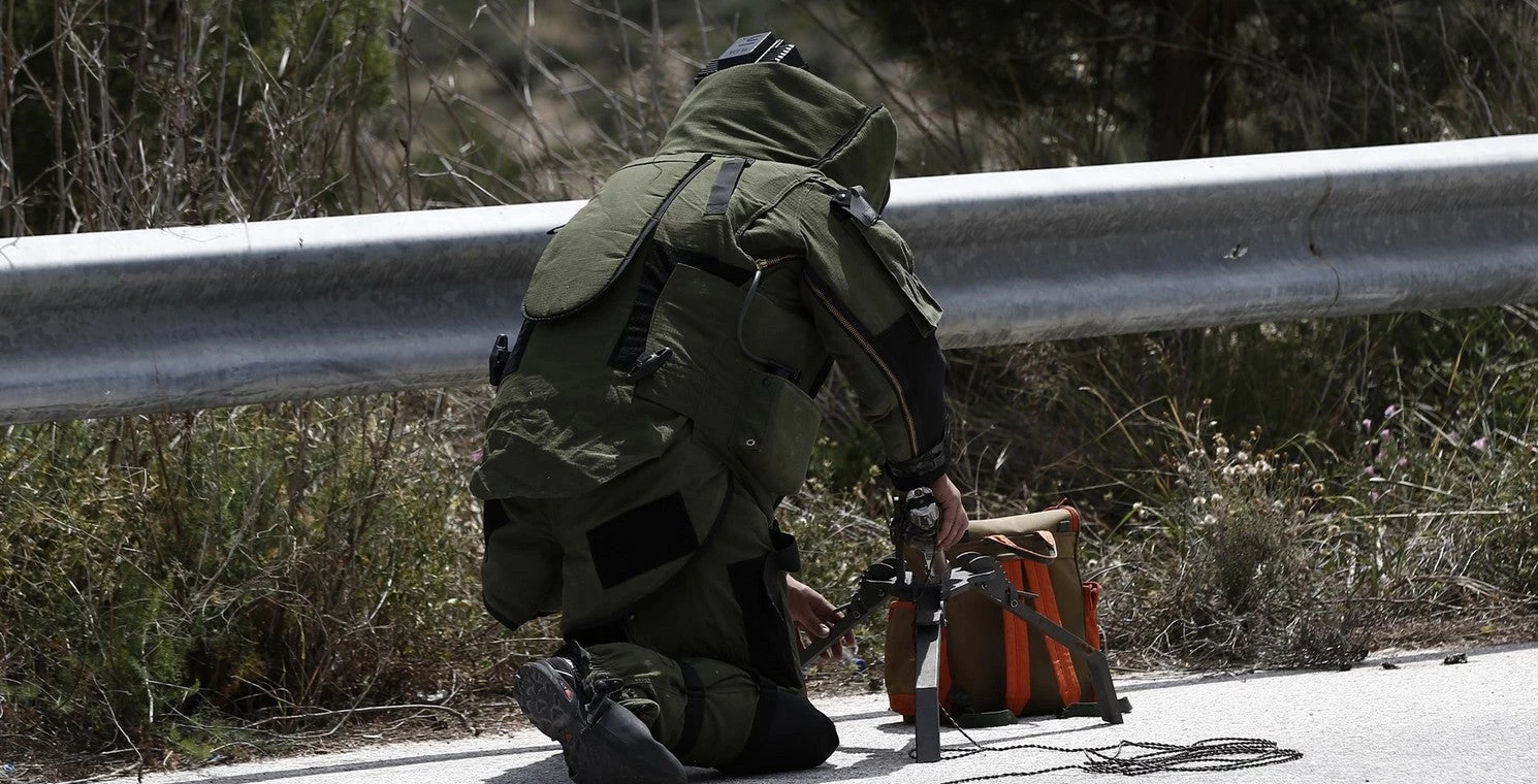 ΕΚΤΑΚΤΟ: Βρέθηκε όλμος στου Φιλοπάππου – Συναγερμός σε ΕΛ.ΑΣ. και Στρατό